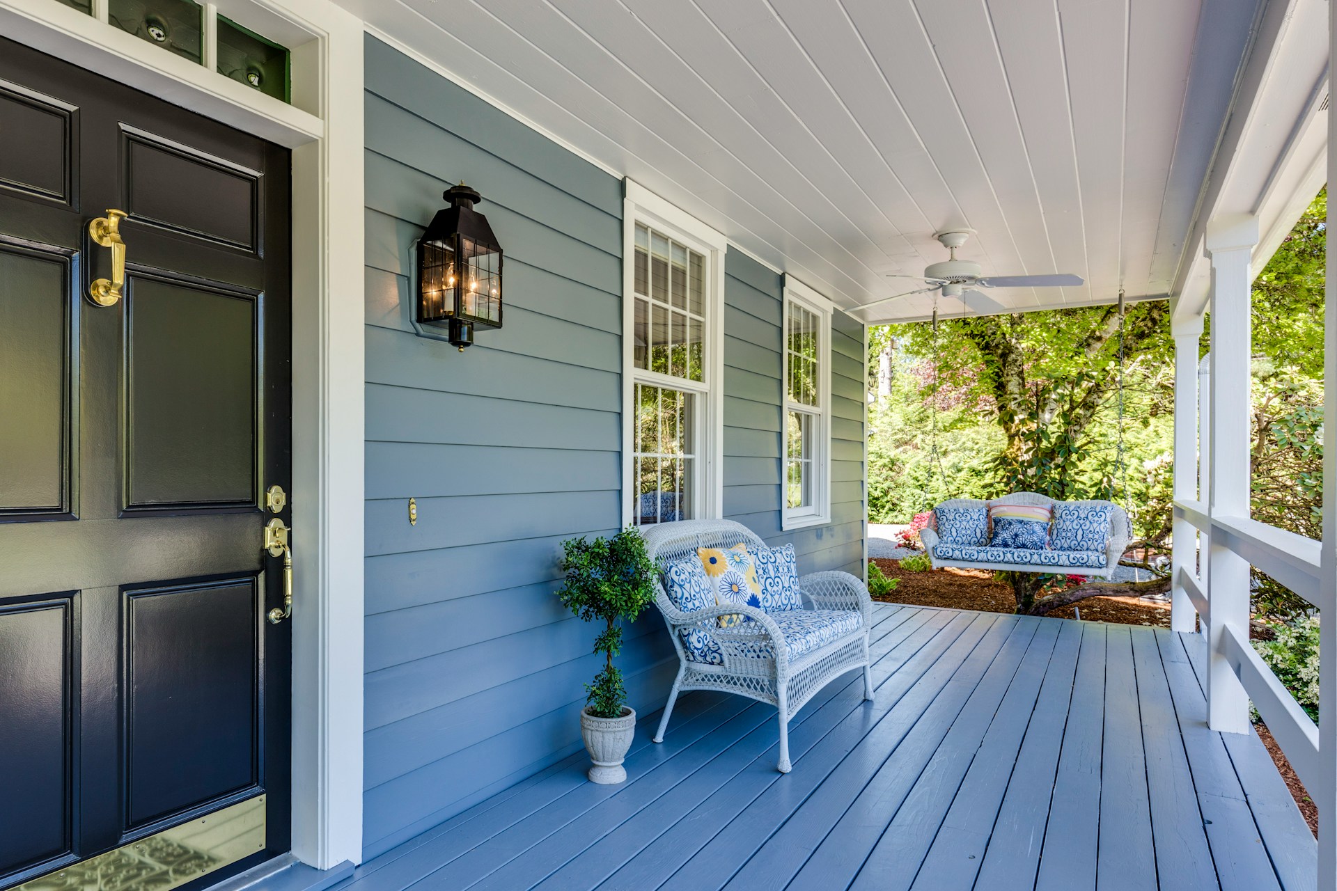 How to Keep Birds Off Your Porch Easily in 2026